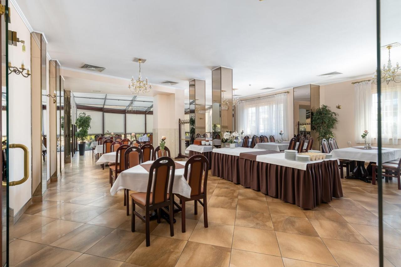 Hotel Ruczaj كراكوفيا المظهر الخارجي الصورة