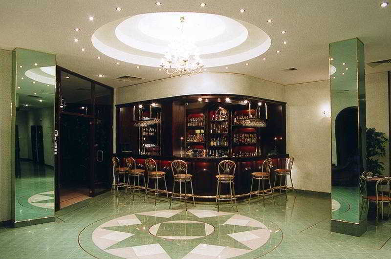 Hotel Ruczaj كراكوفيا المطعم الصورة